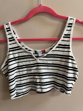 Striped Black & White Cropped Tank Top by JENNYFER